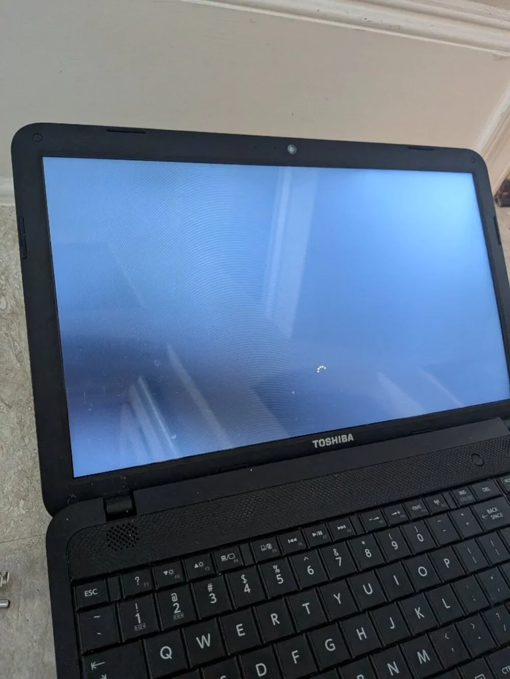 Toshiba Satellite Laptop C855D-S5105 AMD E-300 1.3GHz 4 GB 320GB Storage
